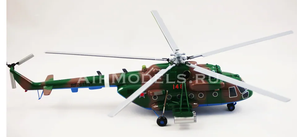 Модель вертолета Ми-8АМТШ (Масштаб 1:48, в камуфляжной окраске) — фото 5