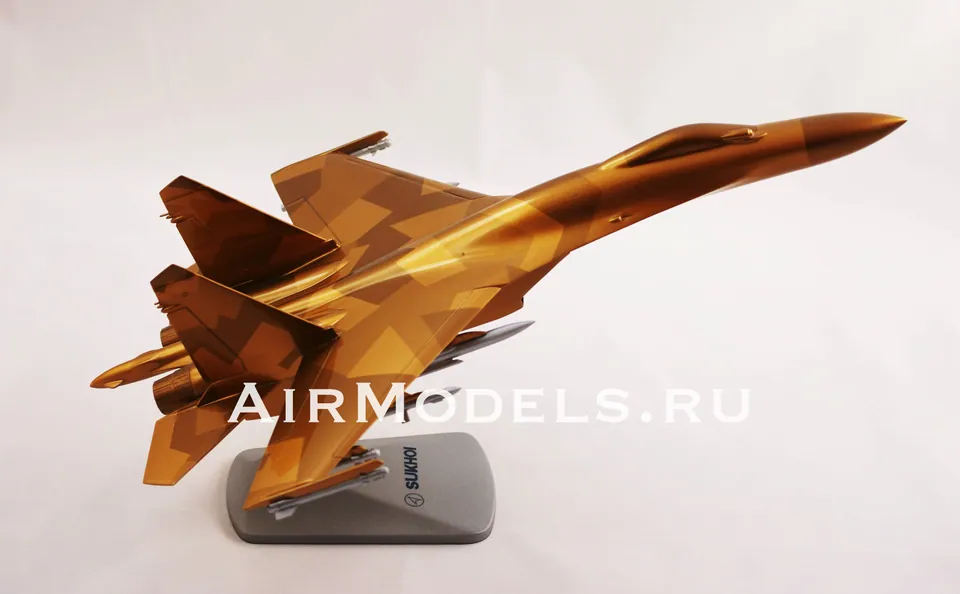 Модель самолета Су-35 (Масштаб 1:48, в золотистом рубленом камуфляже) — фото 2
