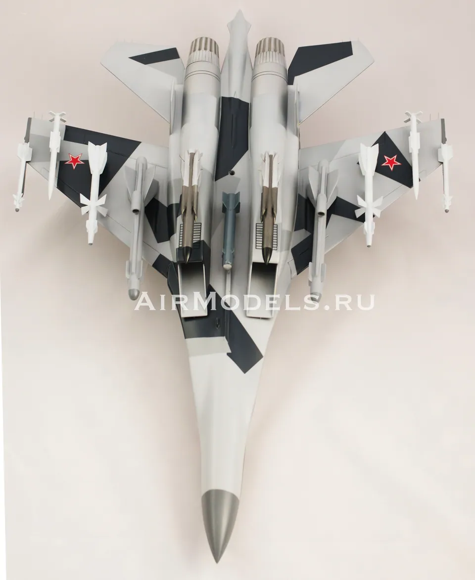 Модель самолета Су-35 (Масштаб 1:32) — фото 5