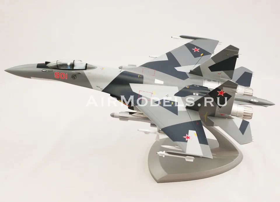 Модель самолета Су-35