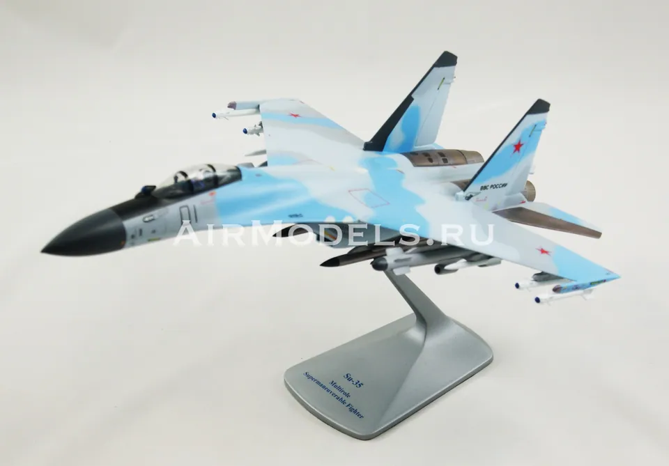Модель самолета Су-35