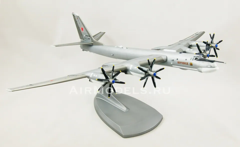 Модель самолета Ту-95МС