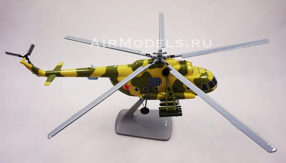 Модель вертолета Ми-8 (Масштаб 1:48) — фото 3