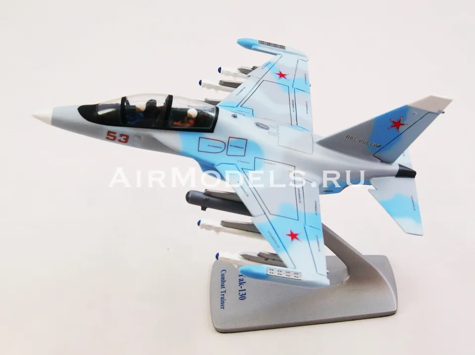 Модель самолета Як-130 (Масштаб 1:48, окраска ВВС) — фото 4